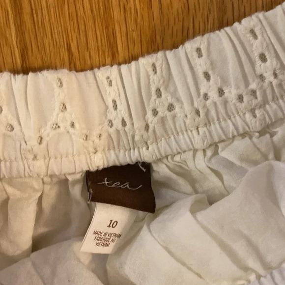 Tea Collection sz 10 white cotton eyelet mini, lining excellent pre owned cond - Picture 4 of 7